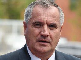 ZASLUŽENO – RADOVANU VIŠKOVIĆU NAJVEĆE PRIZNANJE OPŠTINE NEVESINJE: Višković nastavlja da dokazuje posvećenost ravnomjernom razvoju svakog dijela Republike