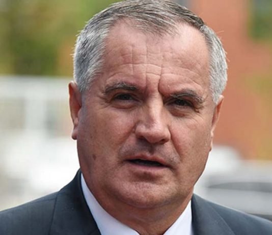 ZASLUŽENO – RADOVANU VIŠKOVIĆU NAJVEĆE PRIZNANJE OPŠTINE NEVESINJE: Višković nastavlja da dokazuje posvećenost ravnomjernom razvoju svakog dijela Republike