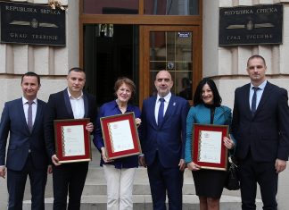Najveća priznanja Grada Trebinja Bolnici i Domu zdravlja Trebinje i slikarki Mirjani Maoduš