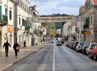 Dvije i po decenije od povratka Dučića u rodni grad: Za vikend „Dučićeve večeri poezije“