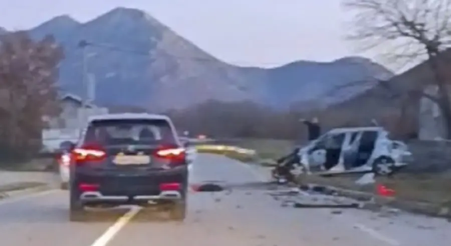 images_2025_12_d9e542b5-1268-48ce-9041-6aa627aace54_900x492