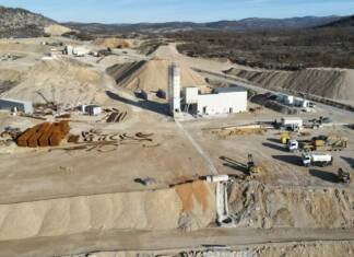 /VIDEO/ Decenija izgradnje, stabilnosti i istrajnosti – Srpska gradi bolnice, energetske objekte, autoputeve i ulaže u obrazovanje i kulturu