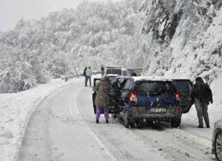 Zbog snijega prekid saobraćaja na više putnih pravaca