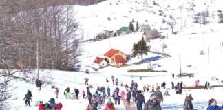 Moto, kvadovi i sankanje: Čemerno postaje centar zimske zabave