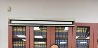 NAKON ŠTO ODLOŽI METLU, TRČI U BIBLIOTEKU– Goran Janković radnik gradske čistoće pauze provodi među knjigama