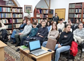 DANI OTVORENIH VRATA LEGATA JOVANA DUČIĆA: Brojni posjetioci zavirili u ličnu biblioteku našeg velikog pjesnika