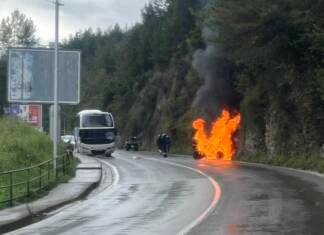 Budva: Kvad se zapalio nakon sudara sa autobusom