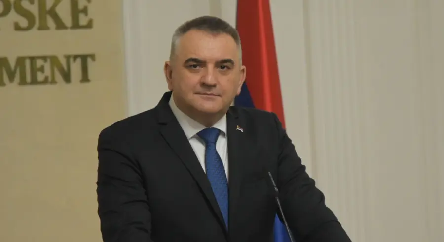 images_2026_02_9b481cec-f25f-4f1e-8e95-622c93ee8142_900x492