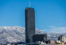 S padobranom skočio sa najvišeg nebodera u Hrvatskoj na automobil