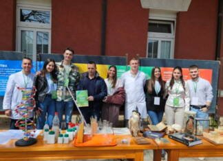 Građani u redovima: Interaktivna medicina osvojila Bileću (FOTO)