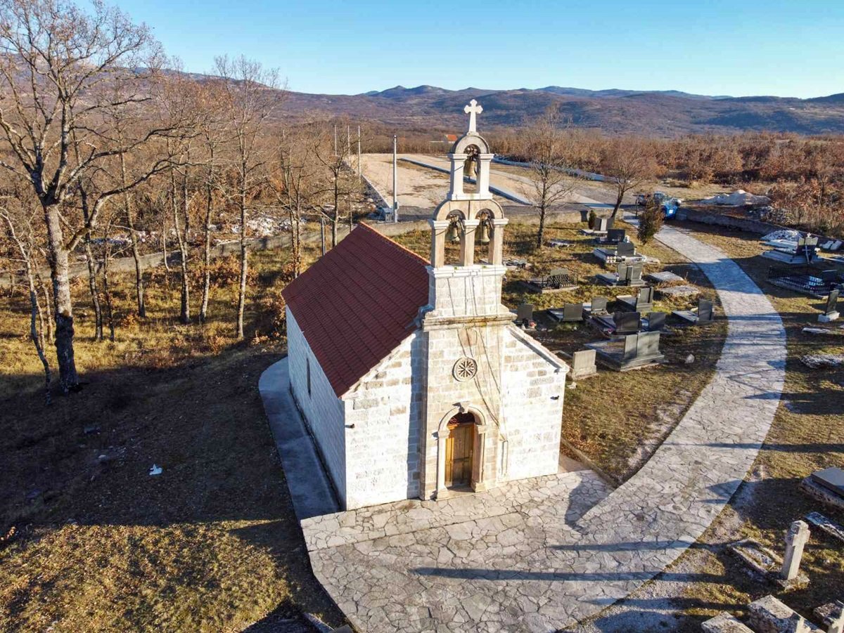 Билећа - православље - Храм Покрова