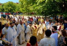 Veliki broj vjernika na slavi hrama u Tini: Liturgiju služili mitropoliti Dimitrije i Siluan