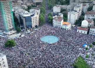 Studentski skup u Beogradu: Trg Slavija prepun građana (VIDEO)