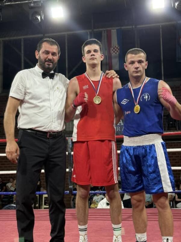 Boks Lazar Bovan