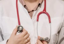 Lažni doktor varao pacijente i uzimao im brdo para: Hitno se oglasio MUP