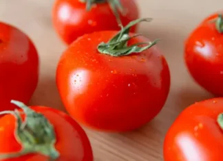 Kako prepoznati domaći paradajz: Isprobajte ovaj trik od samo 5 sekundi