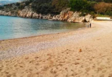 Nesvakidašnja scena u Crnoj Gori: Tepihom „rezervisao“ mjesto na plaži, mreže se usijale