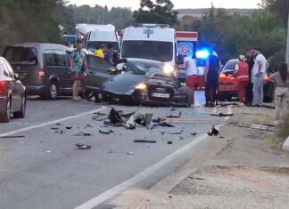 Bar: Sudar kamiona i automobila kod Čanja, povrijeđena jedna osoba