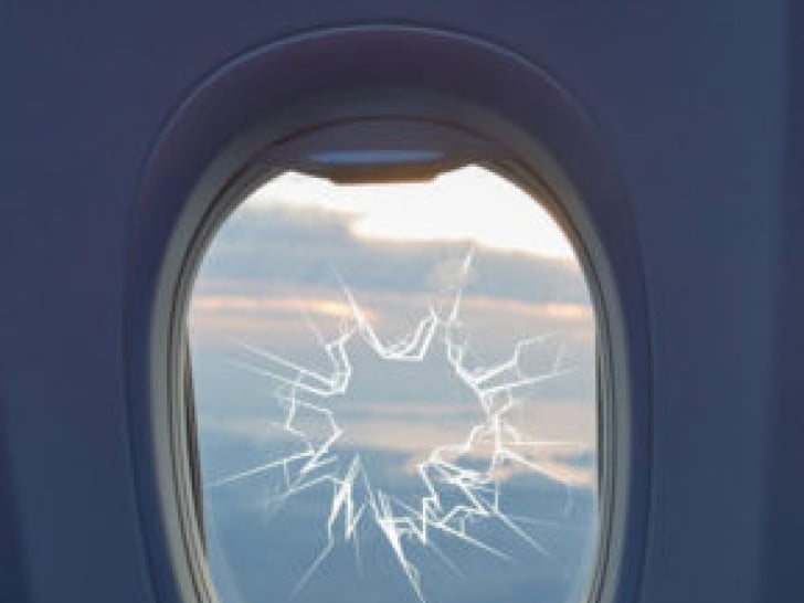 Avion prozor