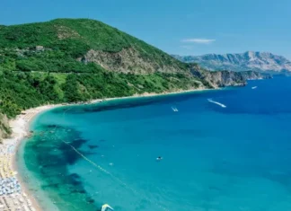 Zabranjeno kupanje na više crnogorskih plaža: Postavljene crvene zastavice