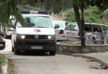 Patnja dijaliznih pacijenata iz Nevesinja: U pokvarenom kombiju bez klime idu po spas