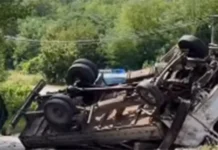 Žena poginula, više osoba povrijeđeno u sudaru auta i kamiona