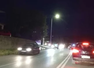 Mostar: Udario u pet parkiranih automobila, jedna osoba povrijeđena