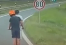 Dječaci na trotinetu jurili auto-putem u Srbiji (VIDEO)
