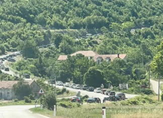 Kilometarske kolone: Kolaps na graničnom prelazu Zupci
