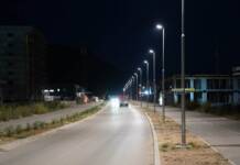 Ulica Momira Bulatovića dobila rasvjetu, uskoro novi park sa igralištem i košarkaškim terenom