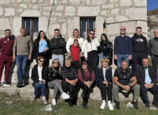 U selu Brestice kod Bileće pet sestara čuva tradiciju roditeljskog doma